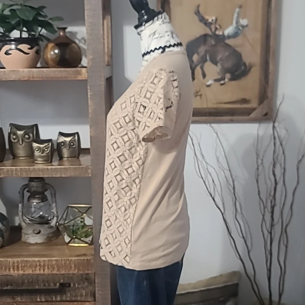 Jones New York Beige Lace Scoop Neck Short Sleeve Top